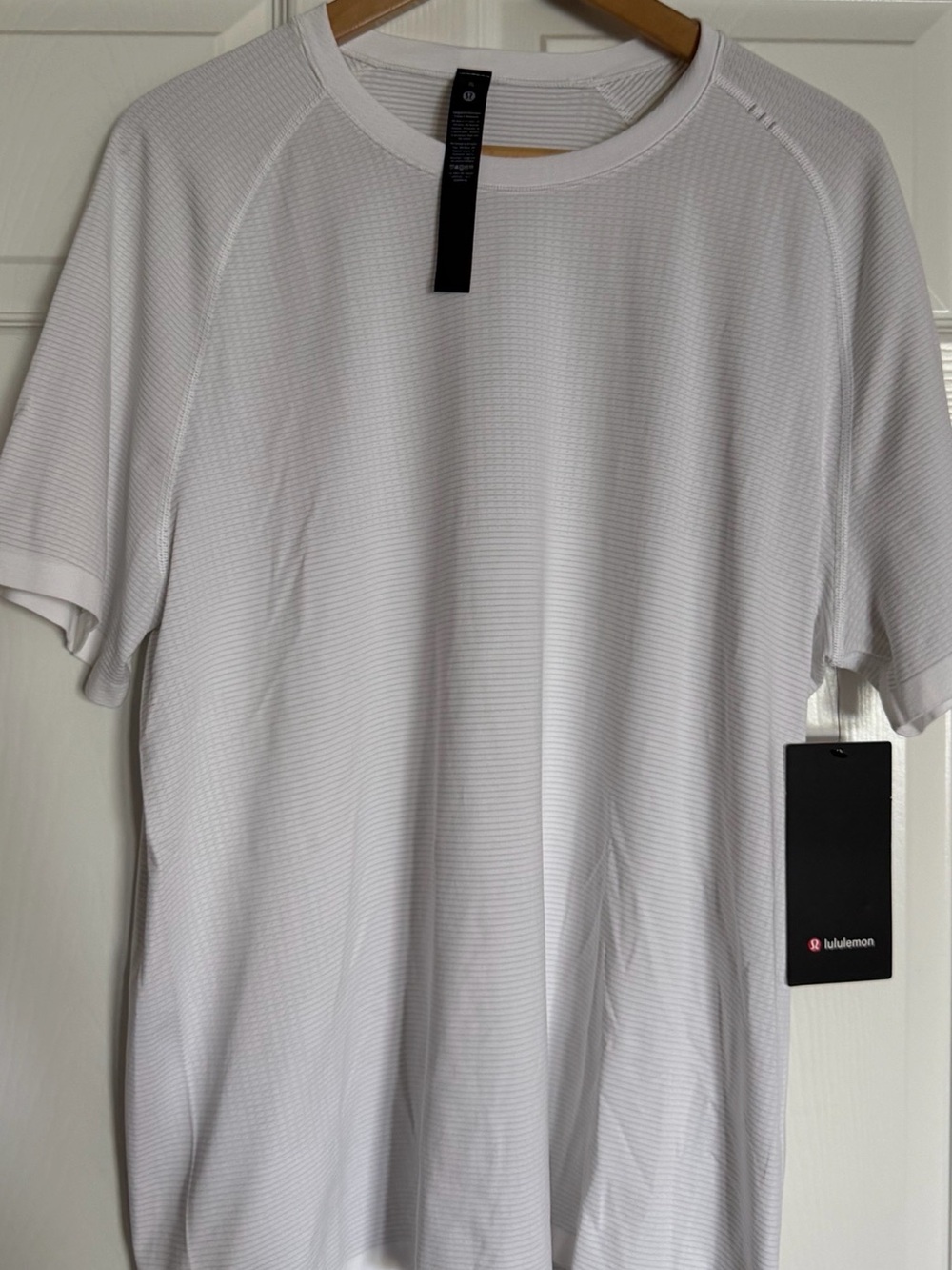 Lululemon athletica Men’s Metal Vent Tech Short-Sleeve Performance Shirt, XL